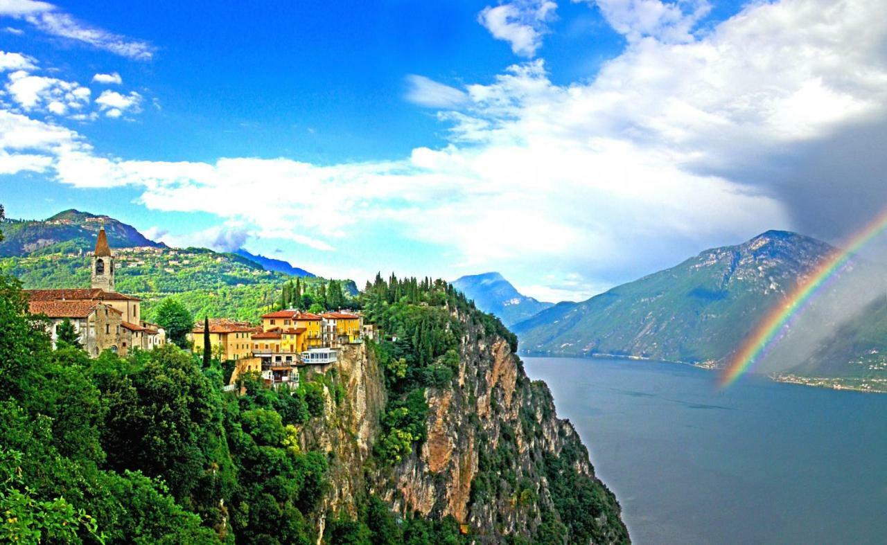 Casa Nonno Sergio Lake View By Gardadomusmea Tremosine Exterior photo
